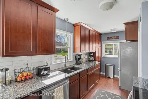 Kitchen - 761 Fitting Ave, Lansing, MI 48917 photo 2 of 4