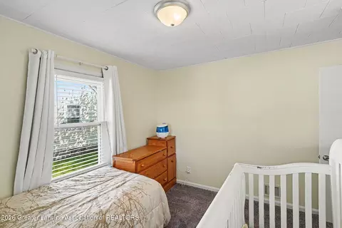 Bedroom - 761 Fitting Ave, Lansing, MI 48917 photo 4 of 5