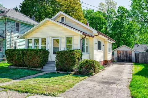 1823 Delevan Ave, Lansing, MI 48910