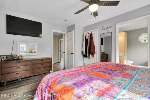 Bedroom - 11877 W Herbison Rd, Eagle, MI 48822 photo 4 of 11