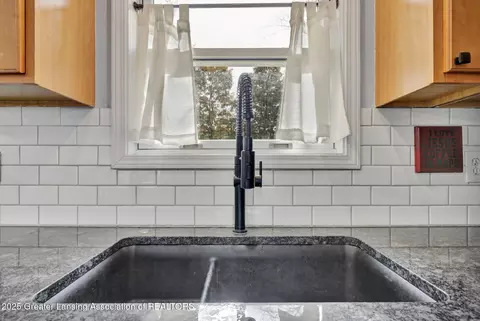 Kitchen - 11877 W Herbison Rd, Eagle, MI 48822 photo 5 of 5