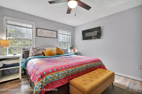 Bedroom - 11877 W Herbison Rd, Eagle, MI 48822 photo 3 of 11
