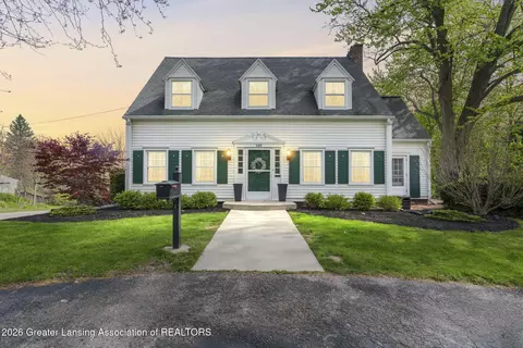 603 E Jefferson St, Grand Ledge, MI 48837