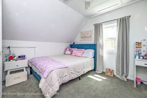 Bedroom - 911 Elmwood St, Dewitt, MI 48820 photo 3 of 4