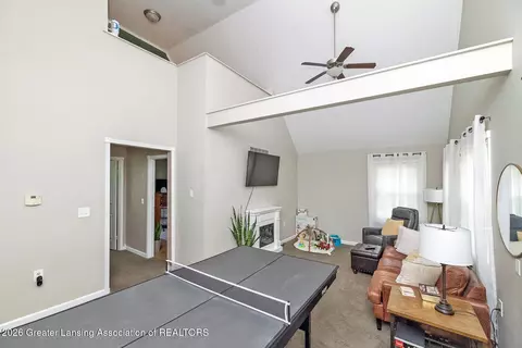 Entry Way - 911 Elmwood St, Dewitt, MI 48820 photo 3 of 4