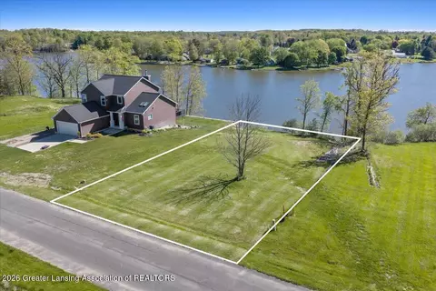 448 S Lakeside Dr, Perrinton, MI 48871