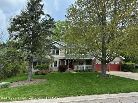 3750 Observatory Ln, Holt, MI 48842