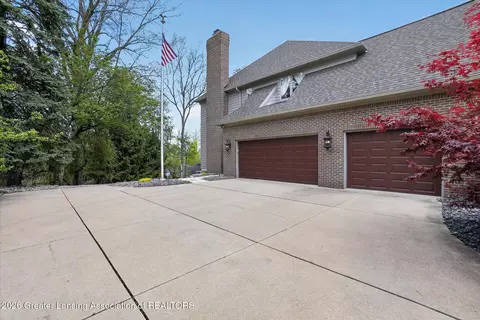 Exterior - 2032 Birch Bluff Dr, Okemos, MI 48864 photo 3 of 15