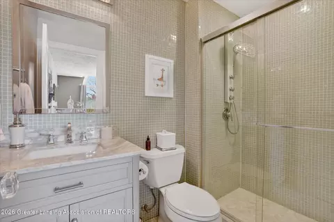 Bath - 2032 Birch Bluff Dr, Okemos, MI 48864 photo 4 of 7