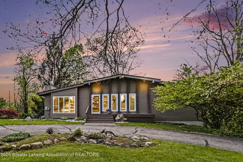416 Gettysburg Dr, Lansing, MI 48917