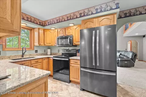 Kitchen - 5233 W Taft Rd, Saint Johns, MI 48879 photo 3 of 3