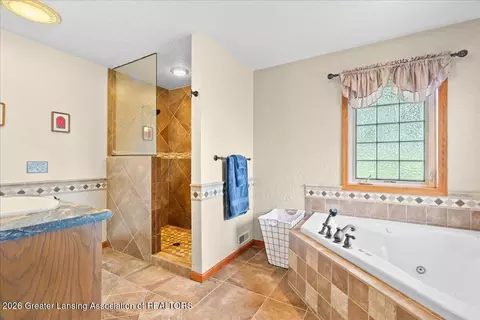 Bath - 5233 W Taft Rd, Saint Johns, MI 48879 photo 3 of 6