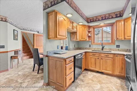 Kitchen - 5233 W Taft Rd, Saint Johns, MI 48879 photo 1 of 3