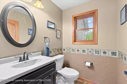 Bath - 5233 W Taft Rd, Saint Johns, MI 48879 photo 2 of 6