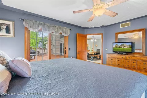 Bedroom - 5233 W Taft Rd, Saint Johns, MI 48879 photo 6 of 6
