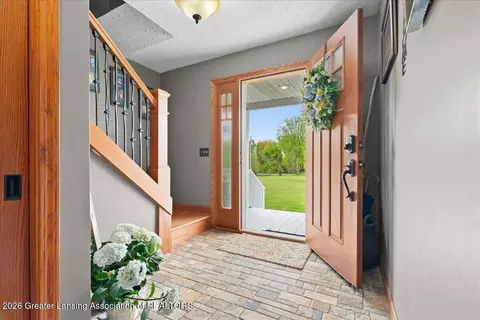 Entry Way - 5233 W Taft Rd, Saint Johns, MI 48879 photo 1 of 4