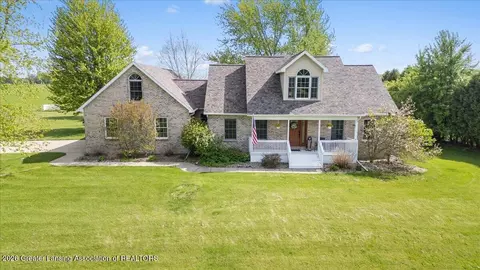 Exterior - 5233 W Taft Rd, Saint Johns, MI 48879 photo 5 of 12