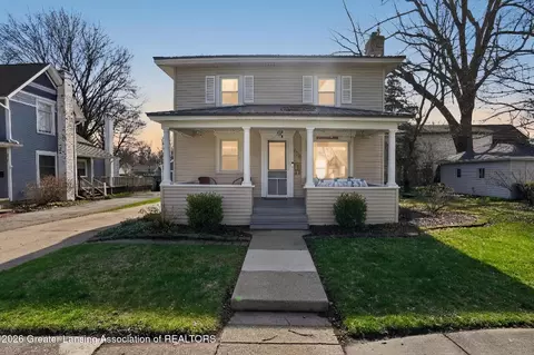 206 E Scott St, Grand Ledge, MI 48837