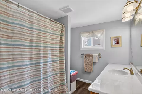 Bath - 206 E Scott St, Grand Ledge, MI 48837 photo 2 of 3