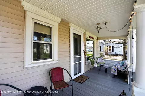 Exterior - 206 E Scott St, Grand Ledge, MI 48837 photo 4 of 16