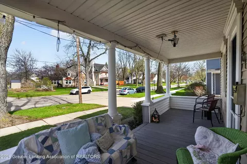Exterior - 206 E Scott St, Grand Ledge, MI 48837 photo 6 of 16