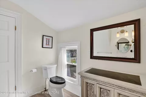 Bath - 206 E Scott St, Grand Ledge, MI 48837 photo 1 of 3