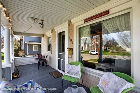 Exterior - 206 E Scott St, Grand Ledge, MI 48837 photo 5 of 16