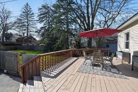 Exterior - 206 E Scott St, Grand Ledge, MI 48837 photo 7 of 16