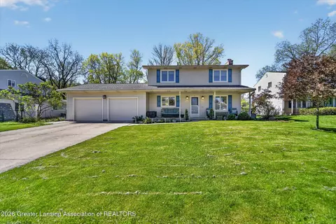 5035 Applewood Dr, Lansing, MI 48917