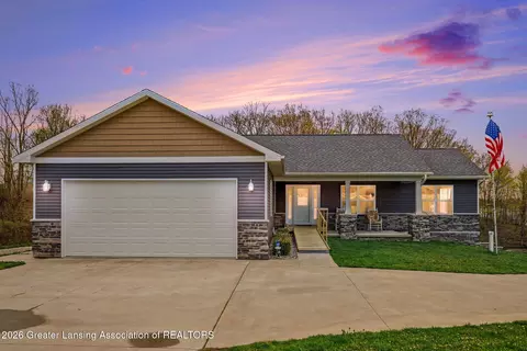 4581 Skyline Dr, Perrinton, MI 48871