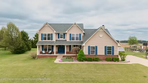 11217 Sand Hill Dr, Grass Lake, MI 49240
