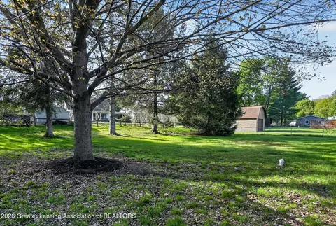 Exterior - 6062 Beechwood Dr, Haslett, MI 48840 photo 11 of 12