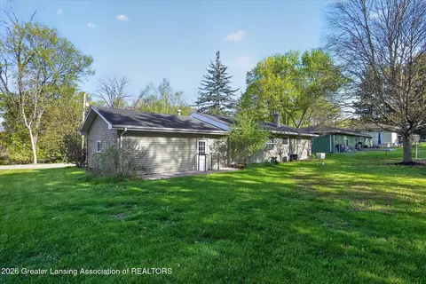 Exterior - 6062 Beechwood Dr, Haslett, MI 48840 photo 9 of 12