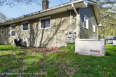 Exterior - 6062 Beechwood Dr, Haslett, MI 48840 photo 5 of 12