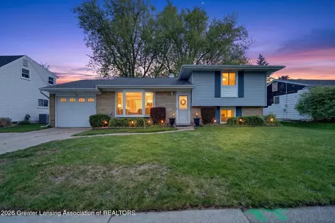 2200 Bolley Dr, Lansing, MI 48912
