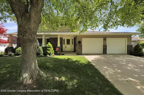 340 Donna Dr, Portland, MI 48875