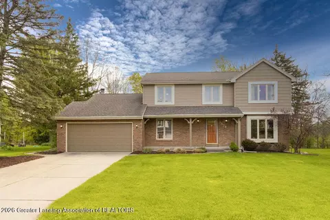 3574 E Hiawatha Dr, Okemos, MI 48864