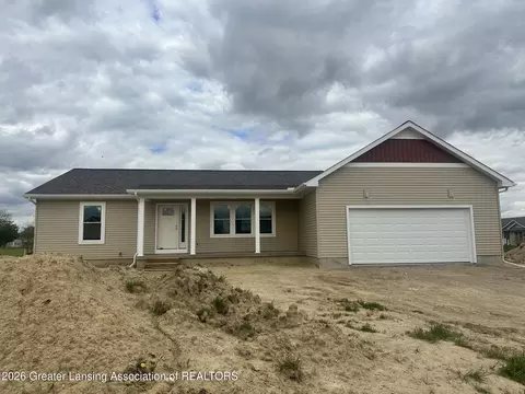 1402 Kelcrasta Dr, Saint Johns, MI 48879