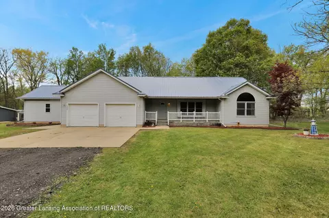 13629 Dusty Trl, Grand Ledge, MI 48837