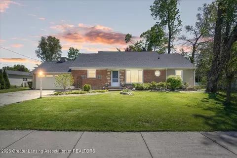 1213 Jenne St, Grand Ledge, MI 48837