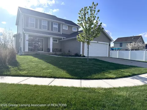 1161 Bluestem Ct, Owosso, MI 48867
