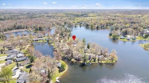 9280 Birch Isle Rd, Farwell, MI 48622