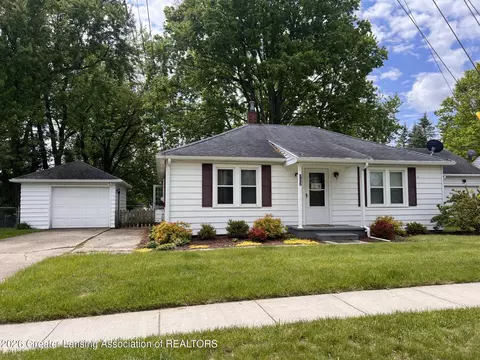 727 Center St, Mason, MI 48854