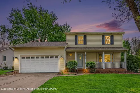 5812 Wood Valley Dr, Haslett, MI 48840