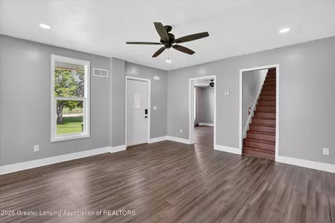 Living - 8843 Bunkerhill Rd, Jackson, MI 49201 photo 2 of 4