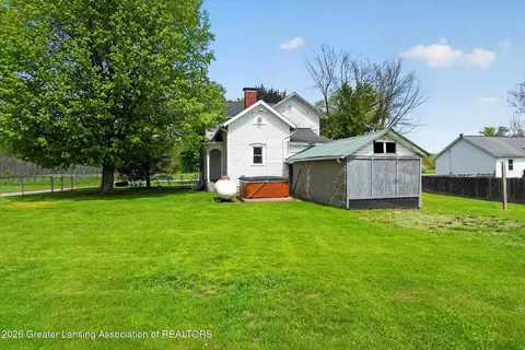Exterior - 8843 Bunkerhill Rd, Jackson, MI 49201 photo 3 of 8