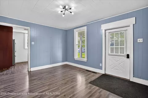 Entry Way - 8843 Bunkerhill Rd, Jackson, MI 49201 photo 1 of 5