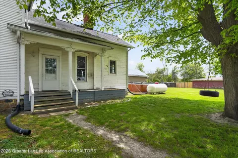 Exterior - 8843 Bunkerhill Rd, Jackson, MI 49201 photo 8 of 8