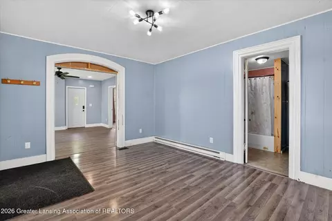 Entry Way - 8843 Bunkerhill Rd, Jackson, MI 49201 photo 2 of 5