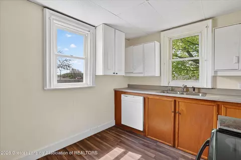 Kitchen - 8843 Bunkerhill Rd, Jackson, MI 49201 photo 1 of 2